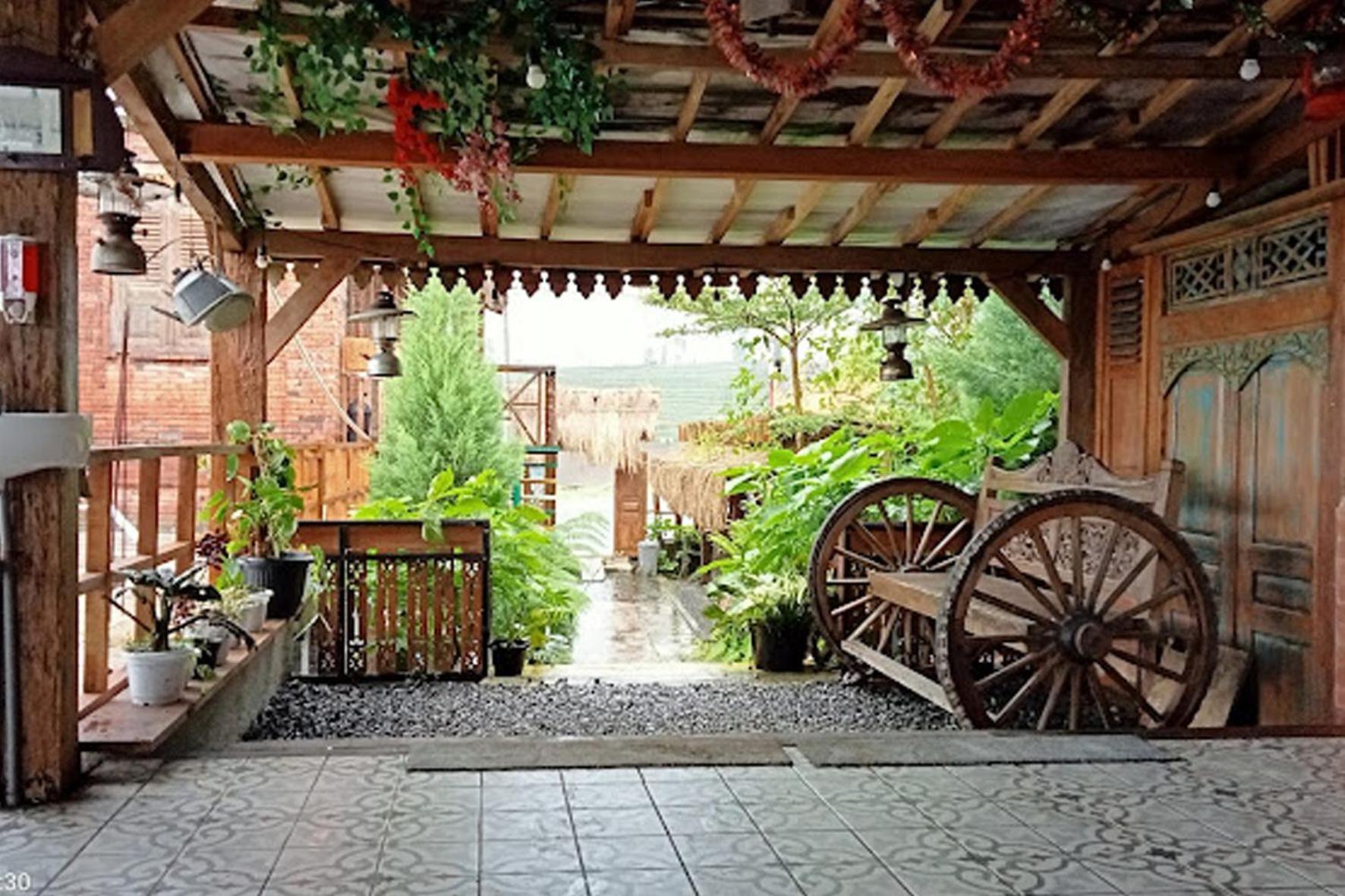 Pondok Tubing Hotel Malang Buitenkant foto